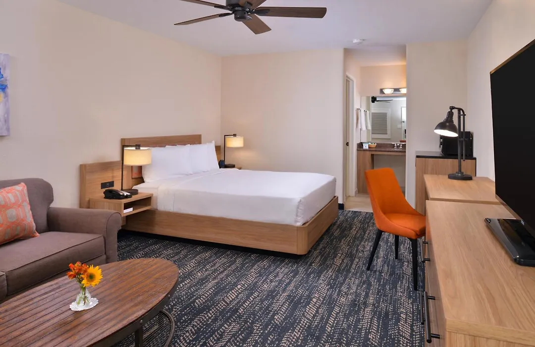 La Fuente Inn & Suites-1