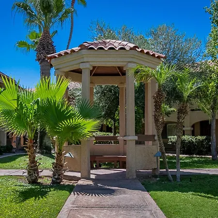 La Fuente Inn & Suites-3